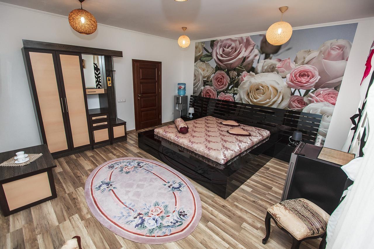 Slavyanskaya Hata Hotel Baranawitschy Exterior foto