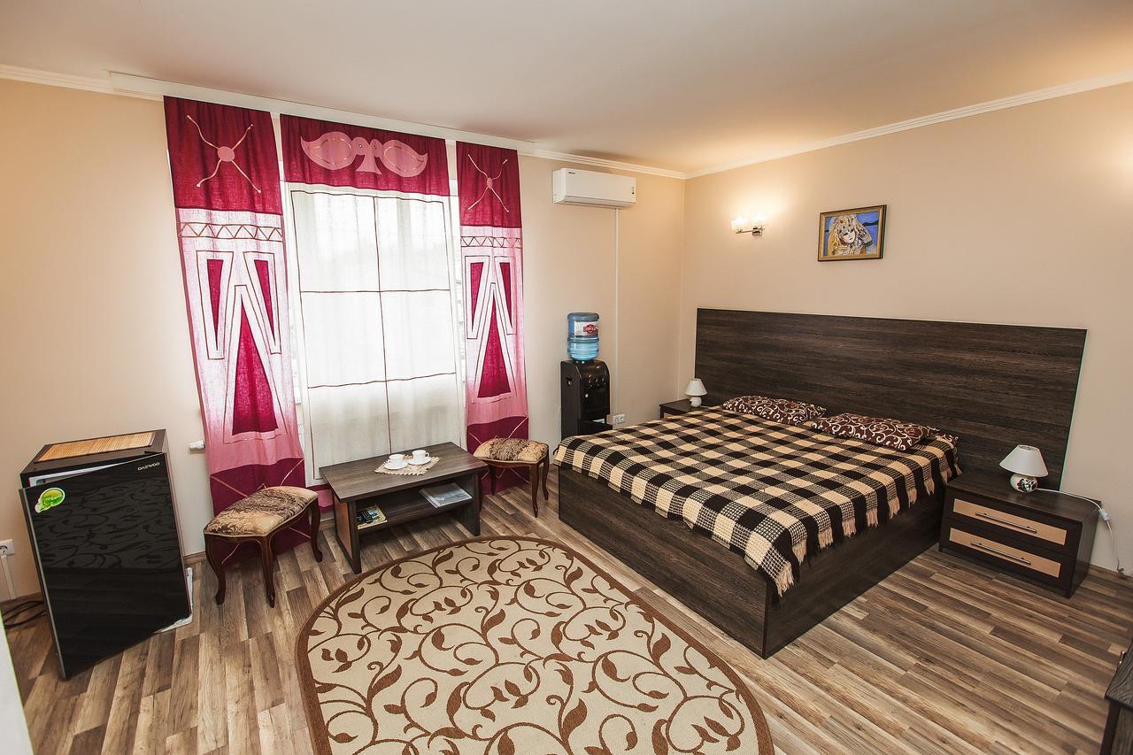 Slavyanskaya Hata Hotel Baranawitschy Exterior foto
